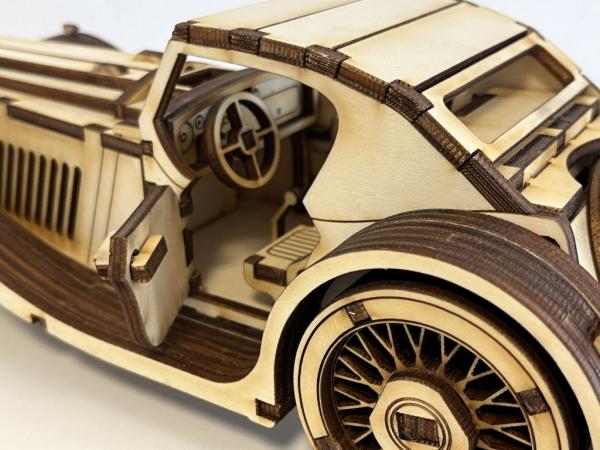 Vintage Roadster als 3D Großmodell - Mit offener Fahrertür